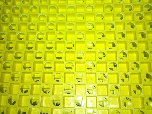 ģ